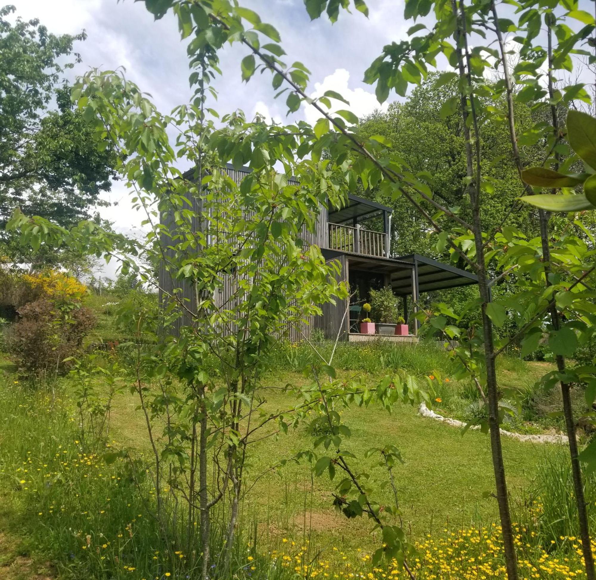 Le petit paradis, mini maison,nature,confort,calme Saint-Julien-le-Petit Extérieur photo